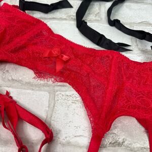 NWOT Victoria’s Secret Red Lace Garter Belt
